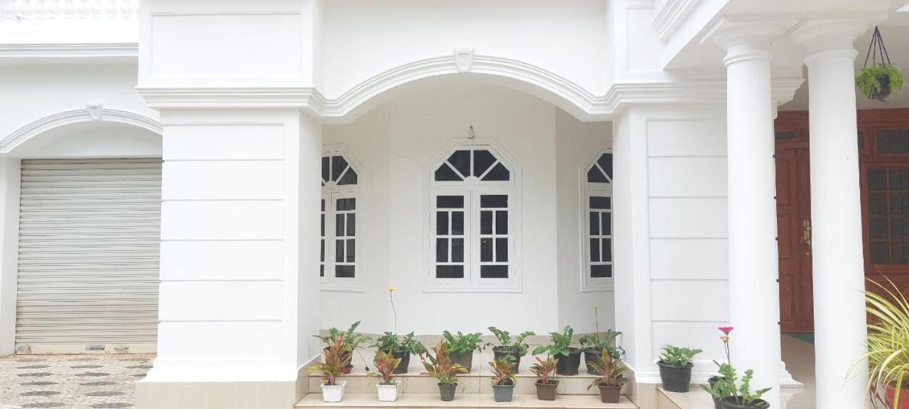 Jinan Palace Guest House Jinan Palace Guest House نيدومباسيري المظهر الخارجي الصورة